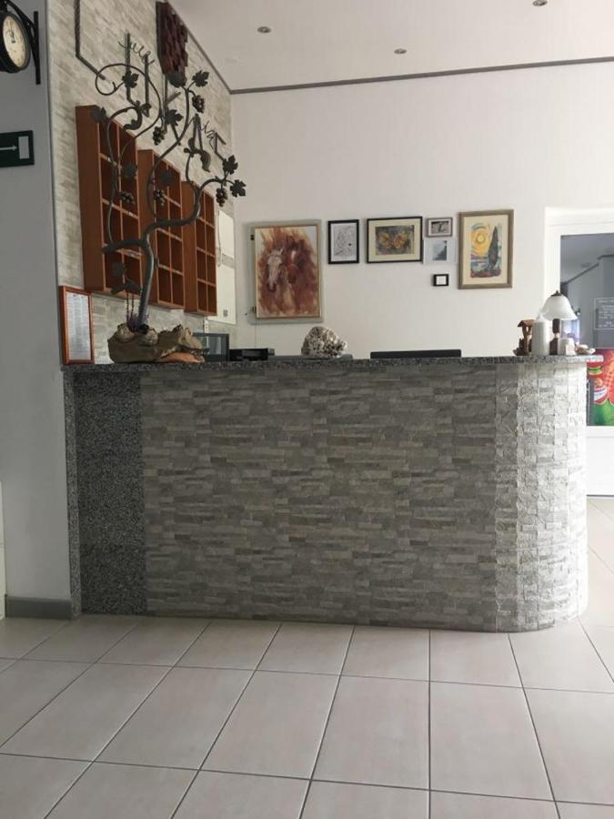 Hotel Lukas Gradac  Exteriér fotografie